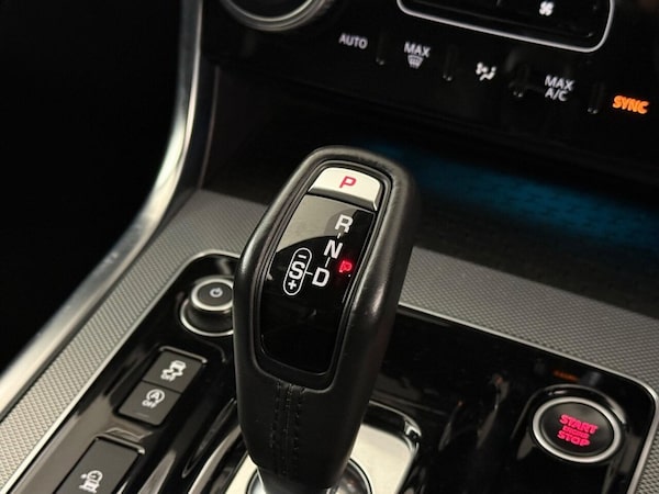 Used Jaguar XE 2020 for sale - 75758489: Photo 41