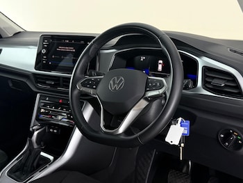 Used Volkswagen T-Roc 2023 for sale - 79237289: Photo