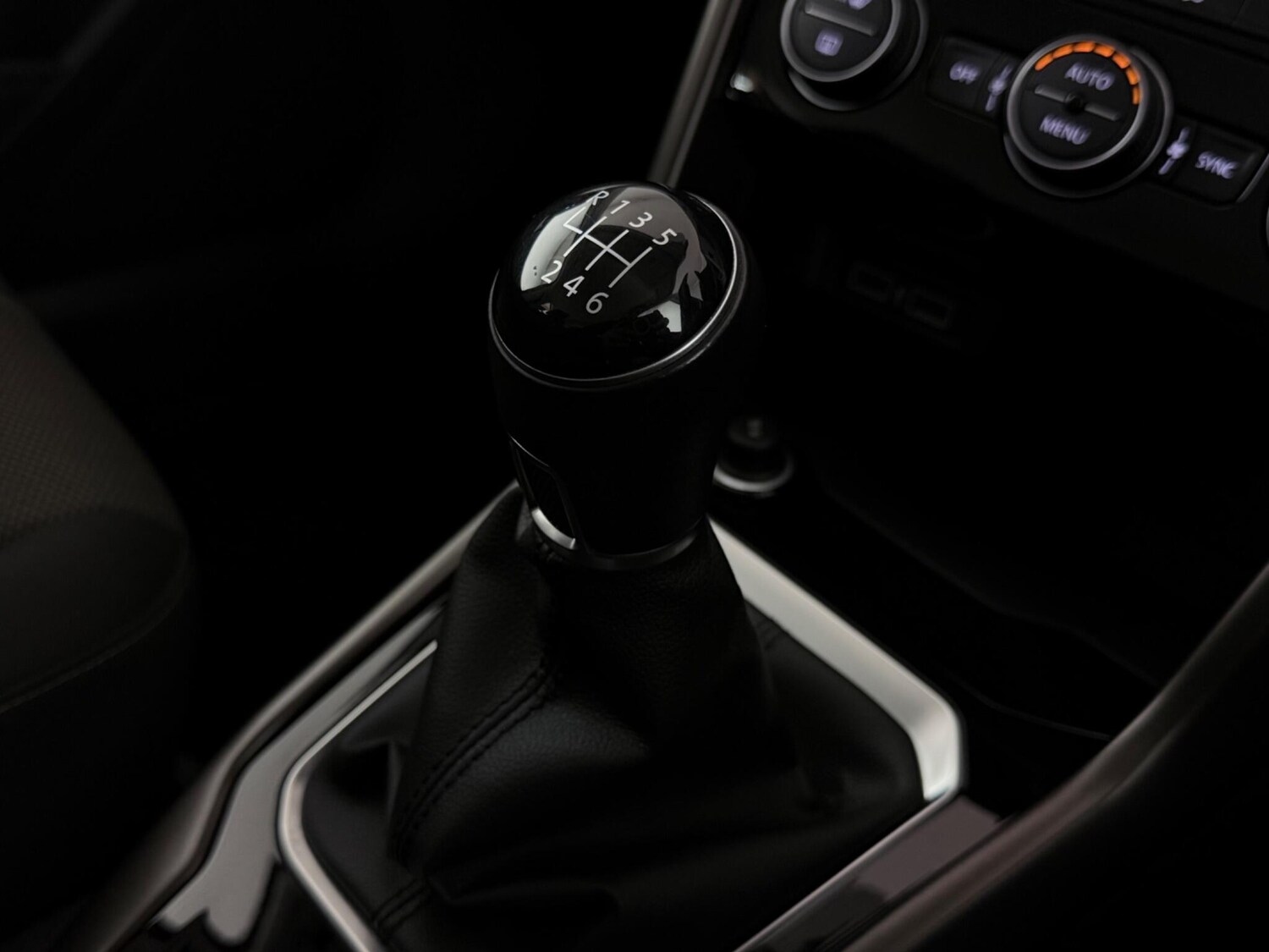 Used Volkswagen T-Roc 2018 for sale - 77626385: Photo 32