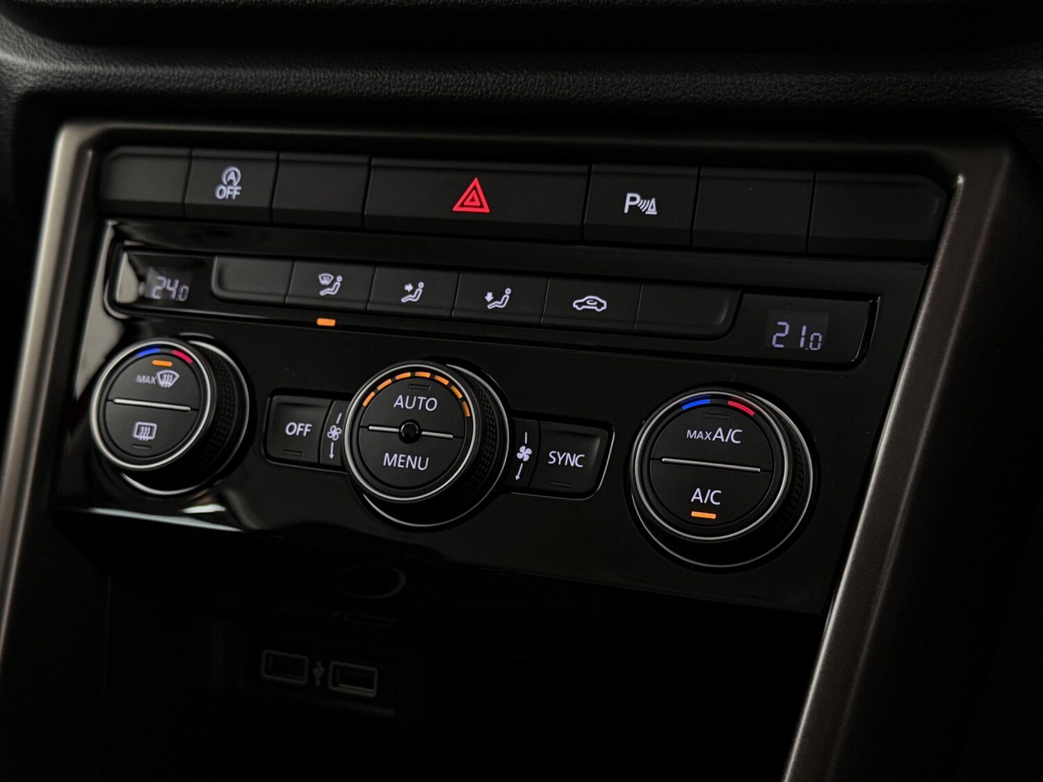 Used Volkswagen T-Roc 2018 for sale - 77626385: Photo 35