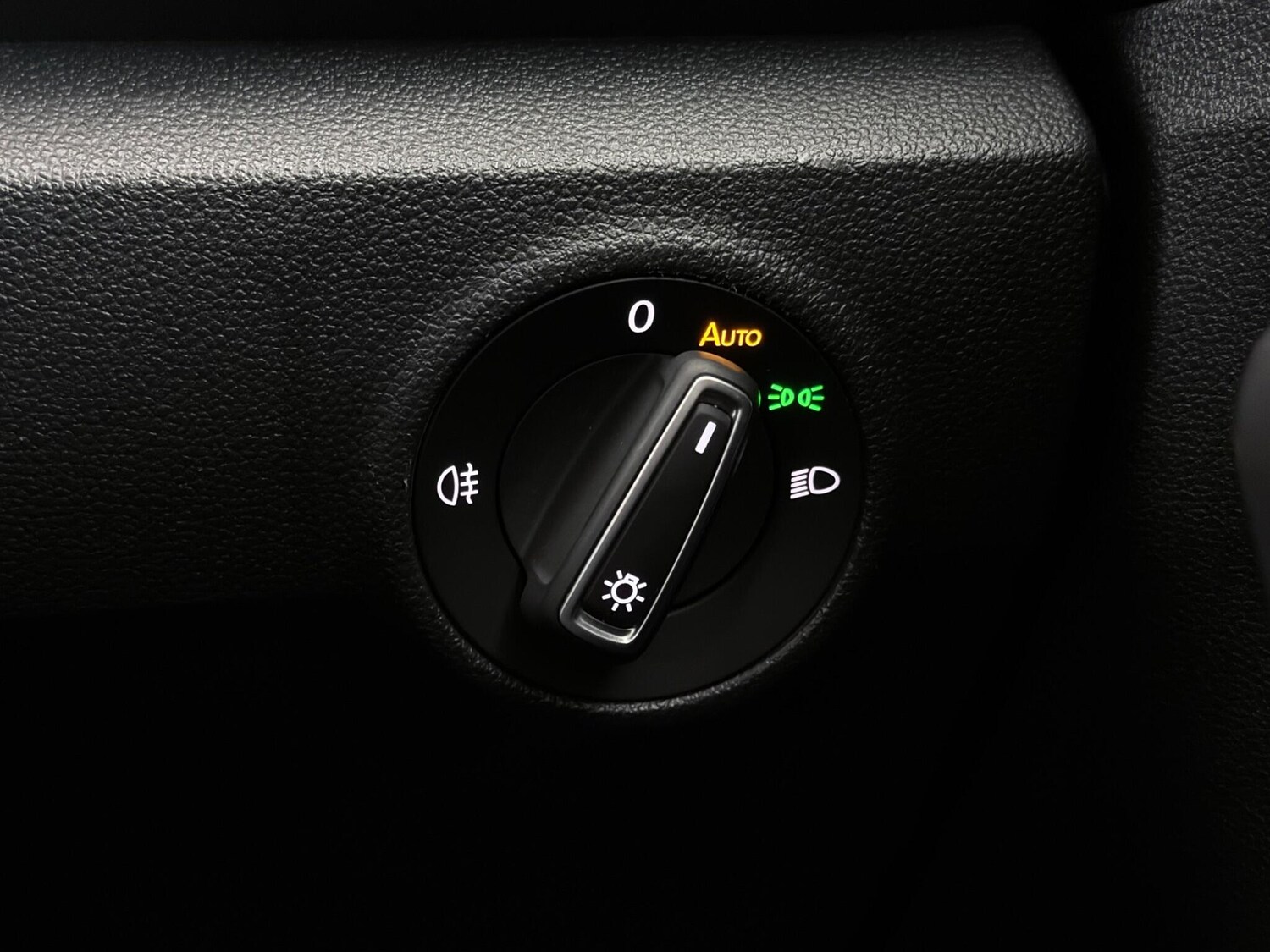 Used Volkswagen T-Roc 2018 for sale - 77626385: Photo 36