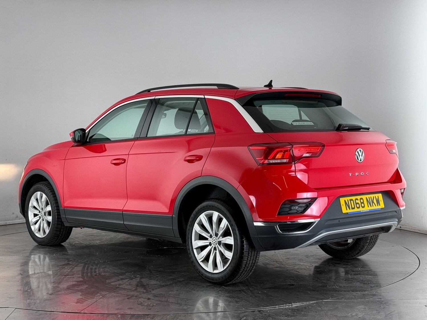 Used Volkswagen T-Roc 2018 for sale - 77626385: Photo 4