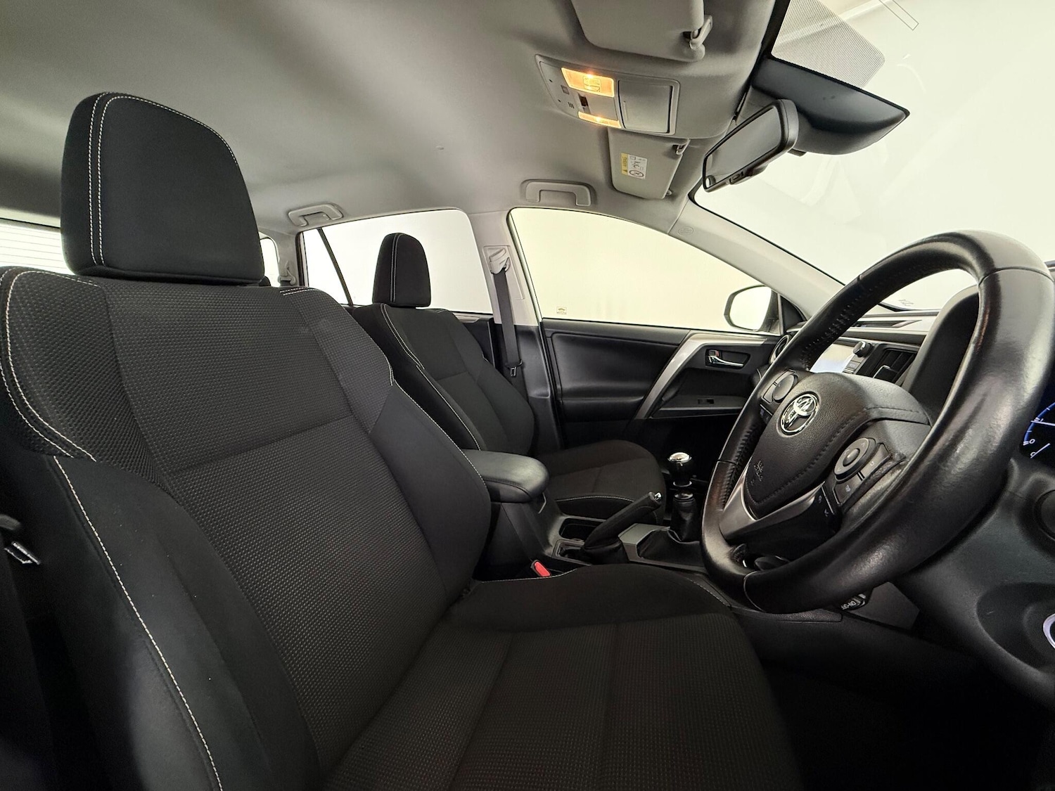 Used Toyota RAV4 2017 for sale - 77217117: Photo 12