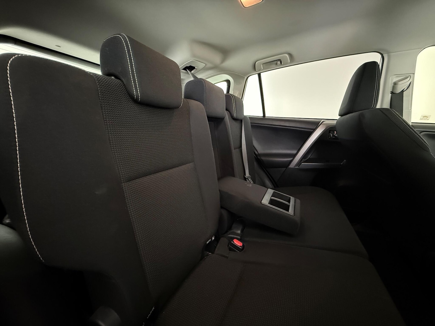 Used Toyota RAV4 2017 for sale - 77217117: Photo 15