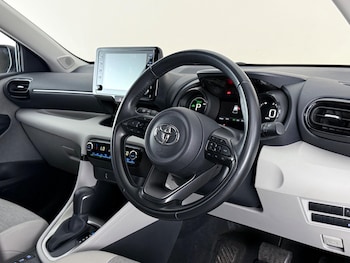 Used Toyota Yaris 2022 for sale - 79216982: Photo