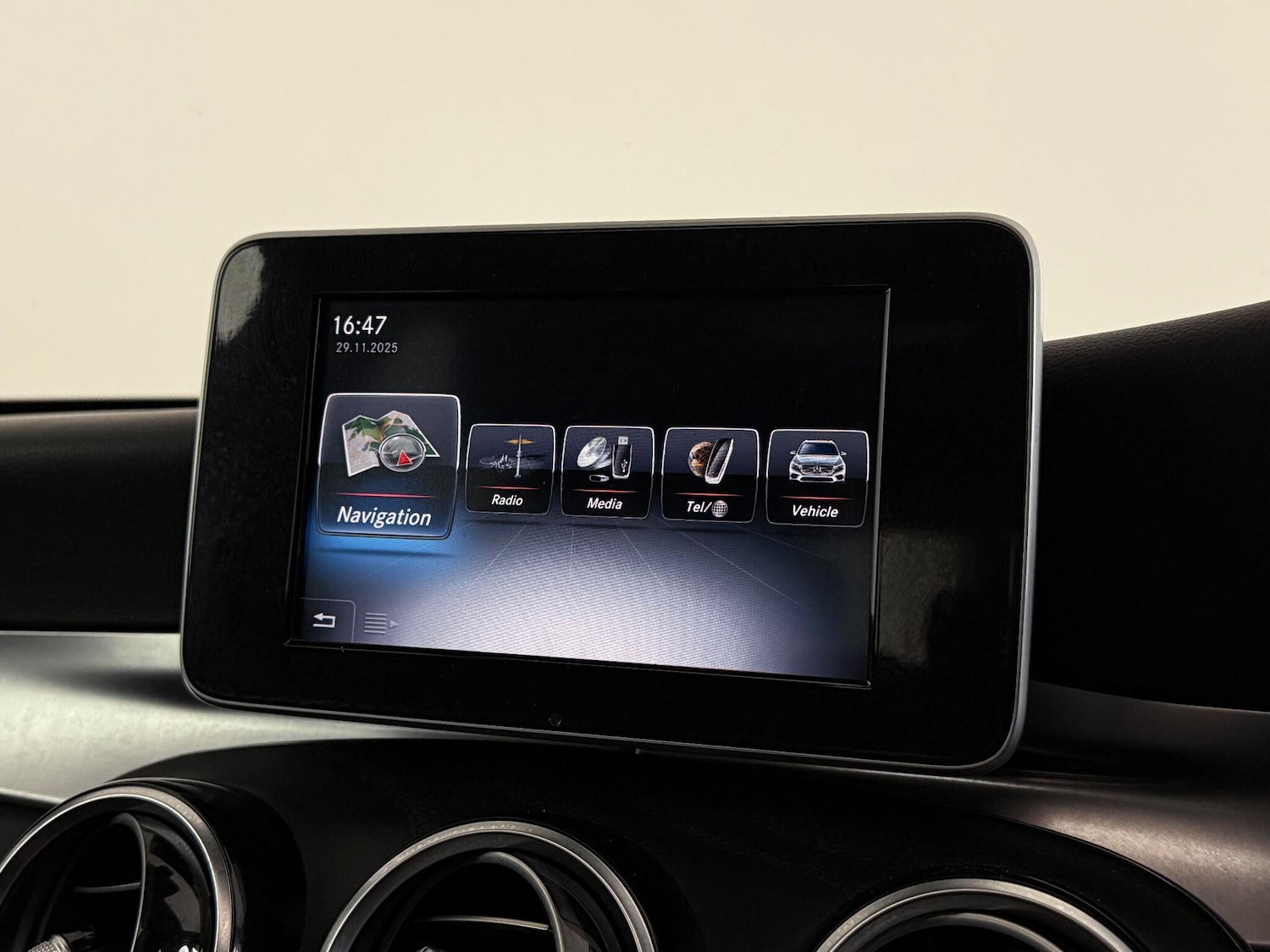 Used Mercedes-Benz GLC 2018 for sale - 77221705: Photo 28