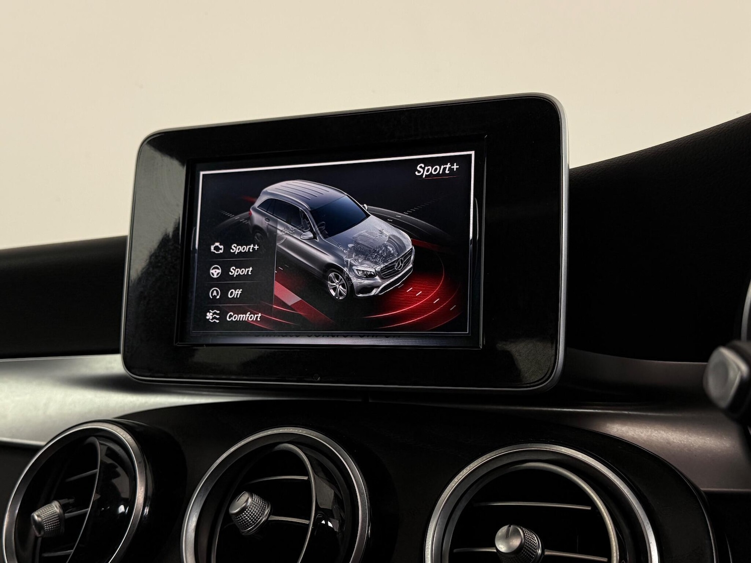 Used Mercedes-Benz GLC 2018 for sale - 77221705: Photo 31