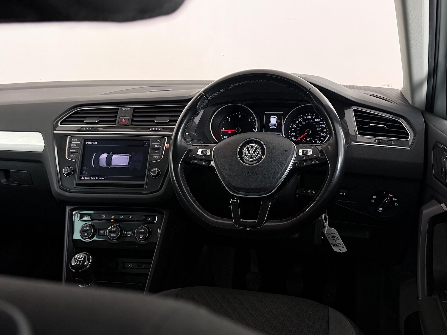 Used Volkswagen Tiguan 2017 for sale - 76993116: Photo 22