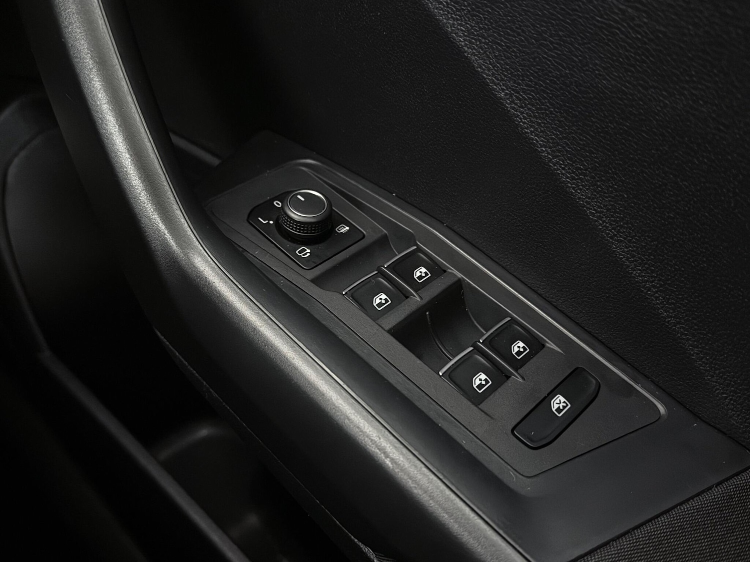 Used Volkswagen T-Roc 2018 for sale - 77259563: Photo 24