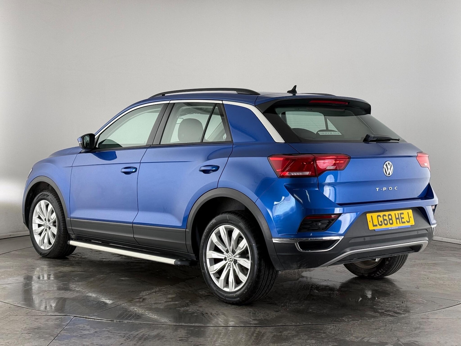 Used Volkswagen T-Roc 2018 for sale - 77259563: Photo 3