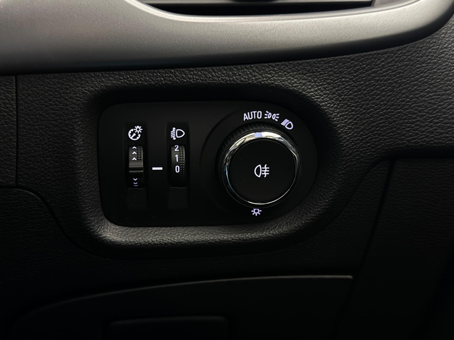 Used Vauxhall Astra 2017 for sale - 77815167: Photo 31