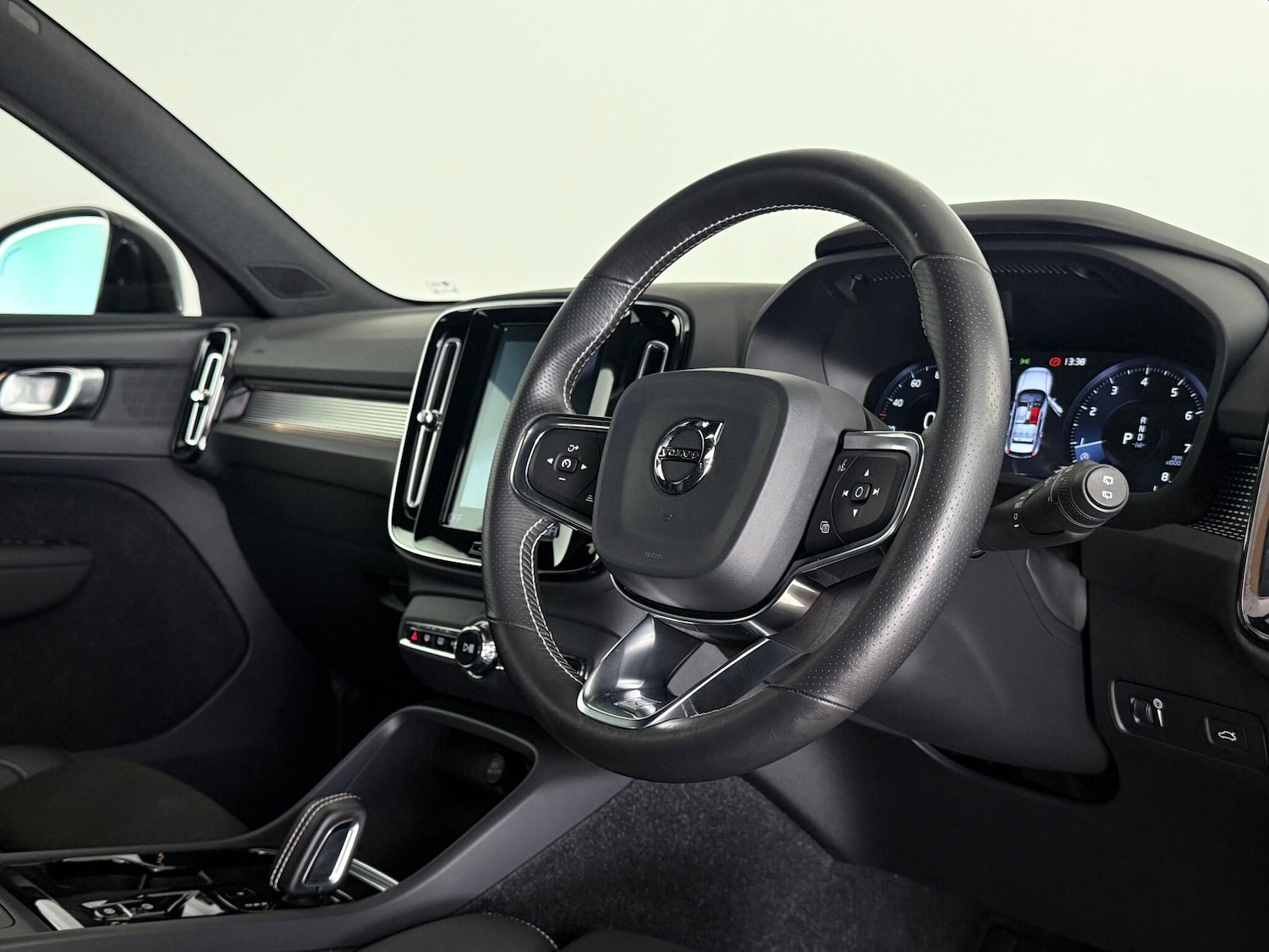 Used Volvo XC40 2018 for sale - 77180949: Photo 11