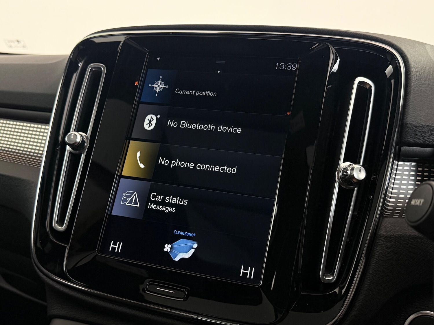 Used Volvo XC40 2018 for sale - 77180949: Photo 28