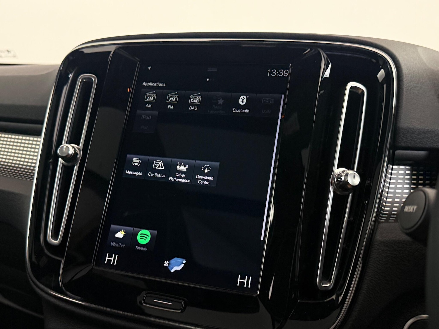 Used Volvo XC40 2018 for sale - 77180949: Photo 32