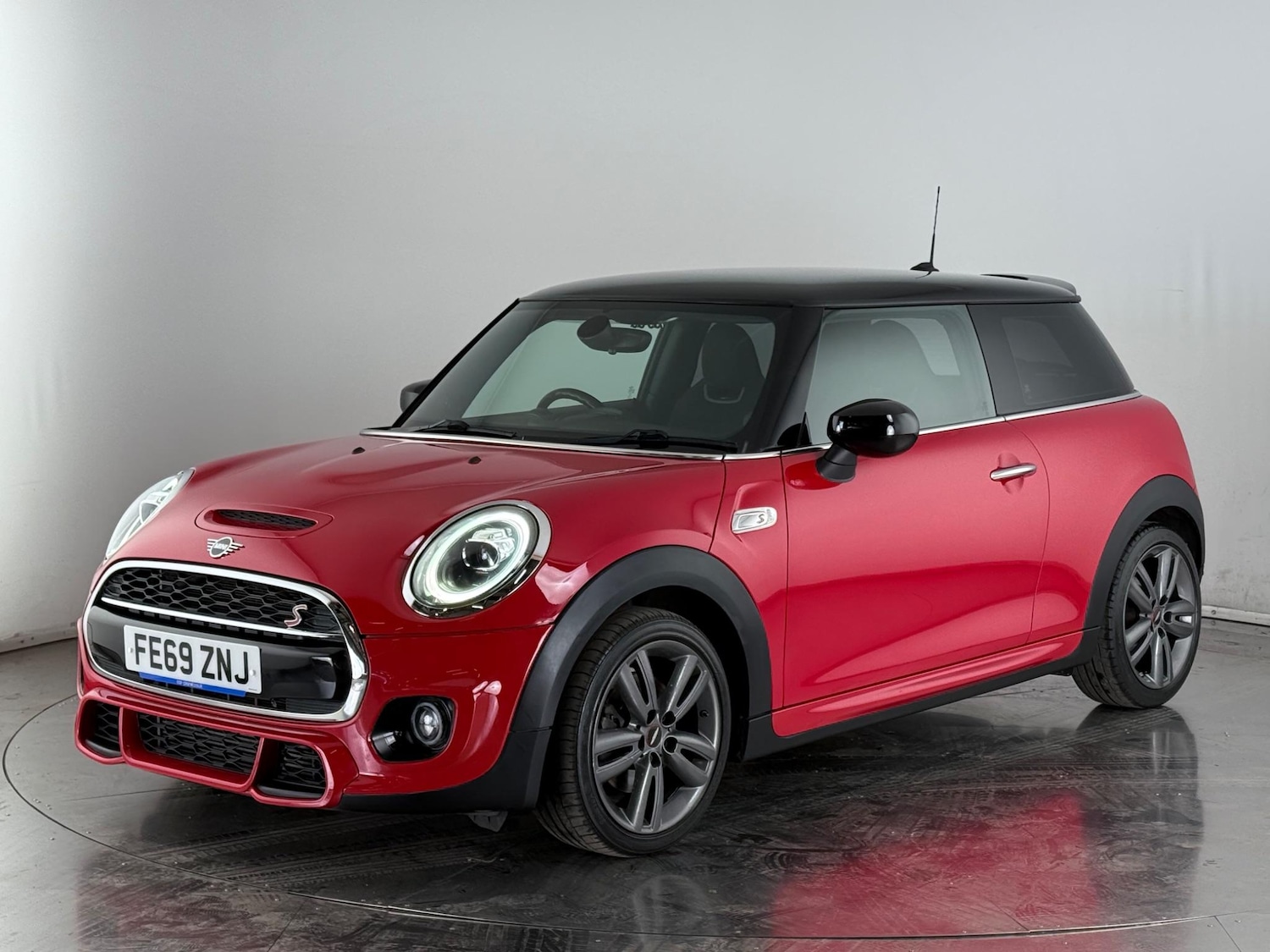 Used MINI Hatch 2019 for sale - 76468531: Photo 3