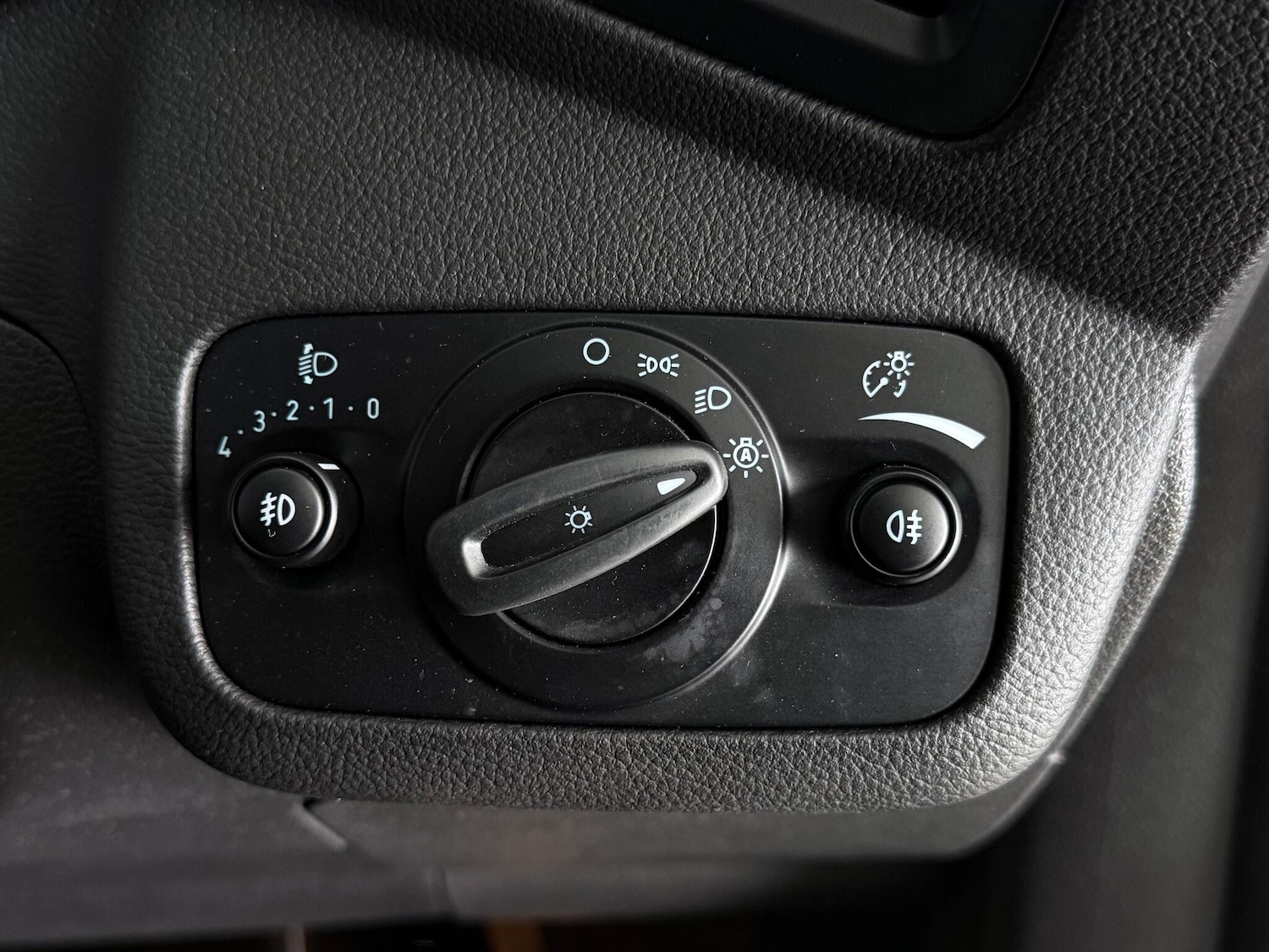 Used Ford Kuga 2017 for sale - 76468206: Photo 28