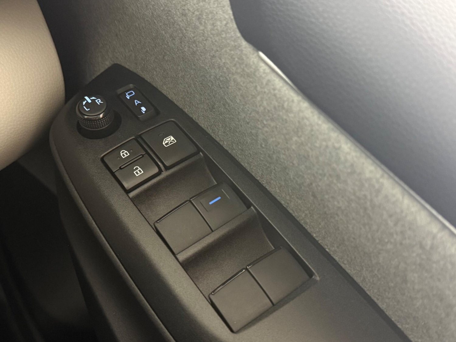 Used Toyota Yaris 2021 for sale - 76468664: Photo 26