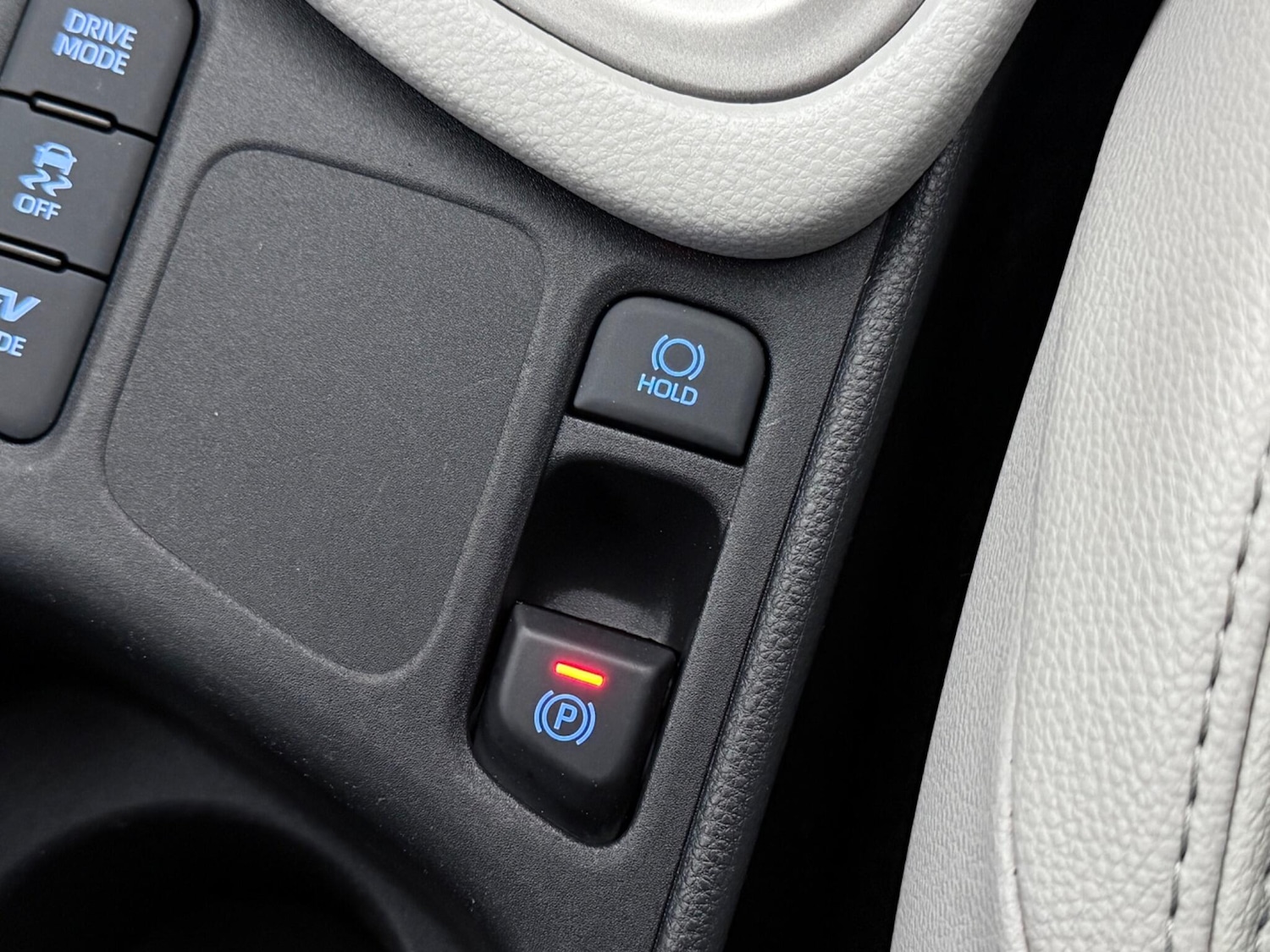 Used Toyota Yaris 2021 for sale - 76468664: Photo 39