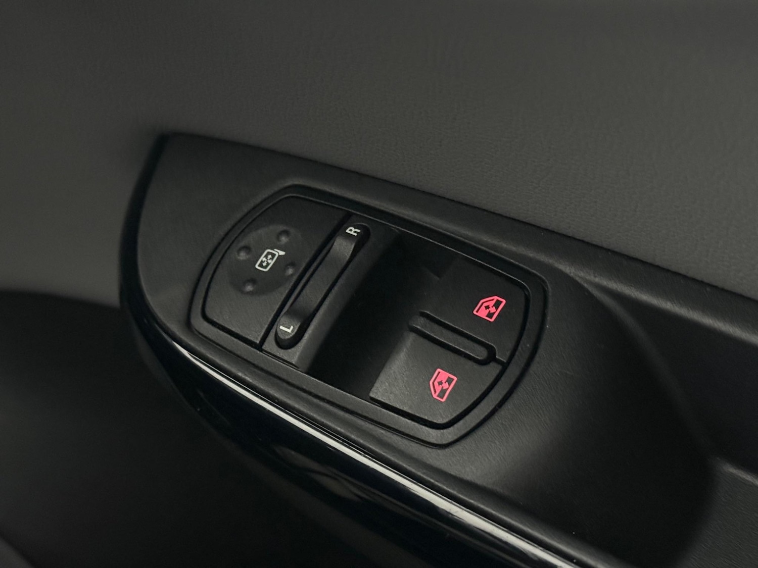 Used Vauxhall Corsa for sale - 76468659: Photo 24