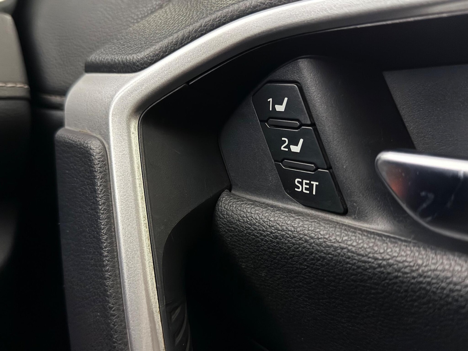 Used Toyota RAV4 2022 for sale - 77292158: Photo 30