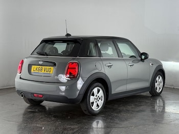 Used MINI Hatch 2018 for sale - 75698257: Photo