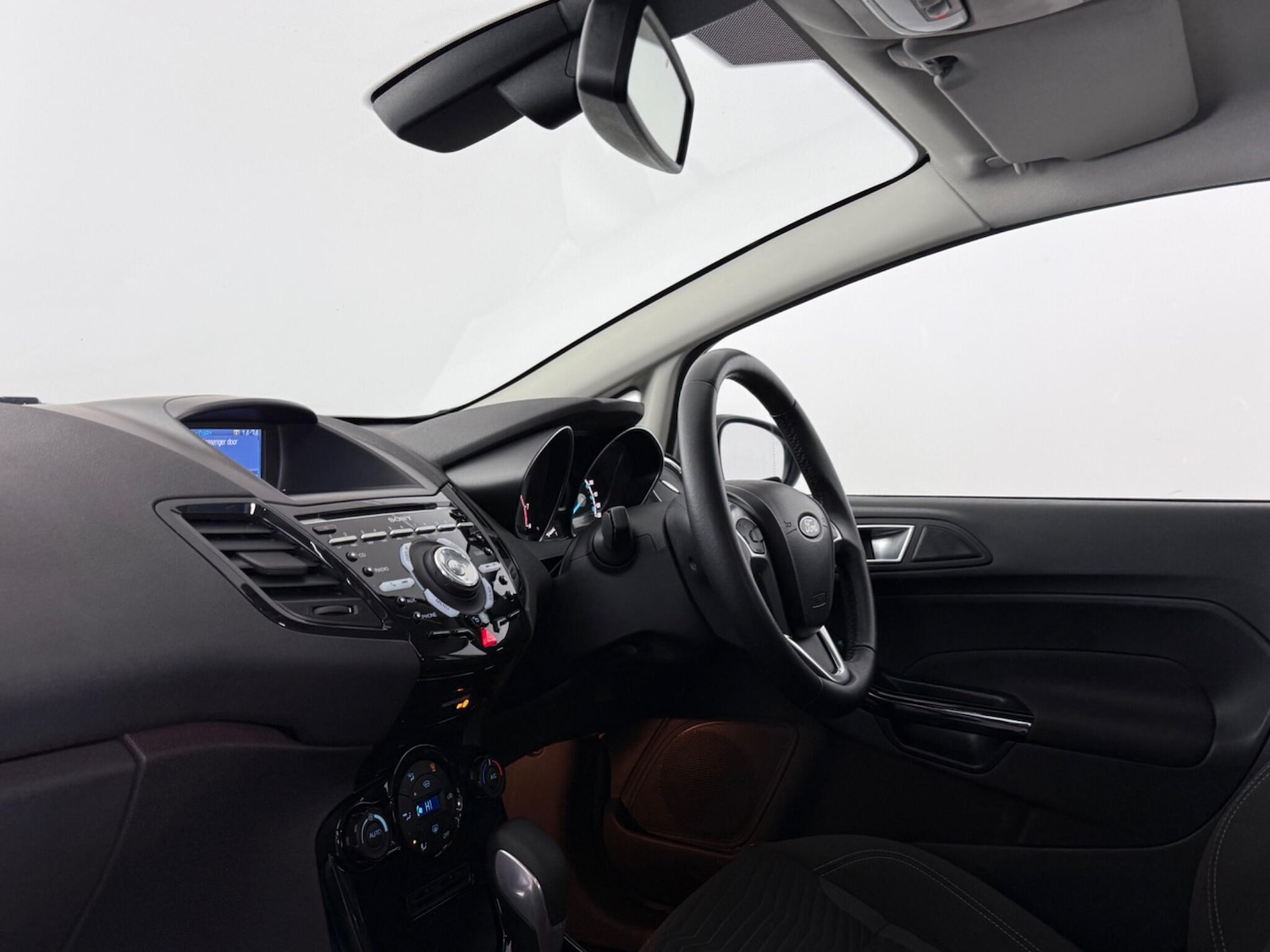 Used Ford Fiesta 2015 for sale - 77889101: Photo 13