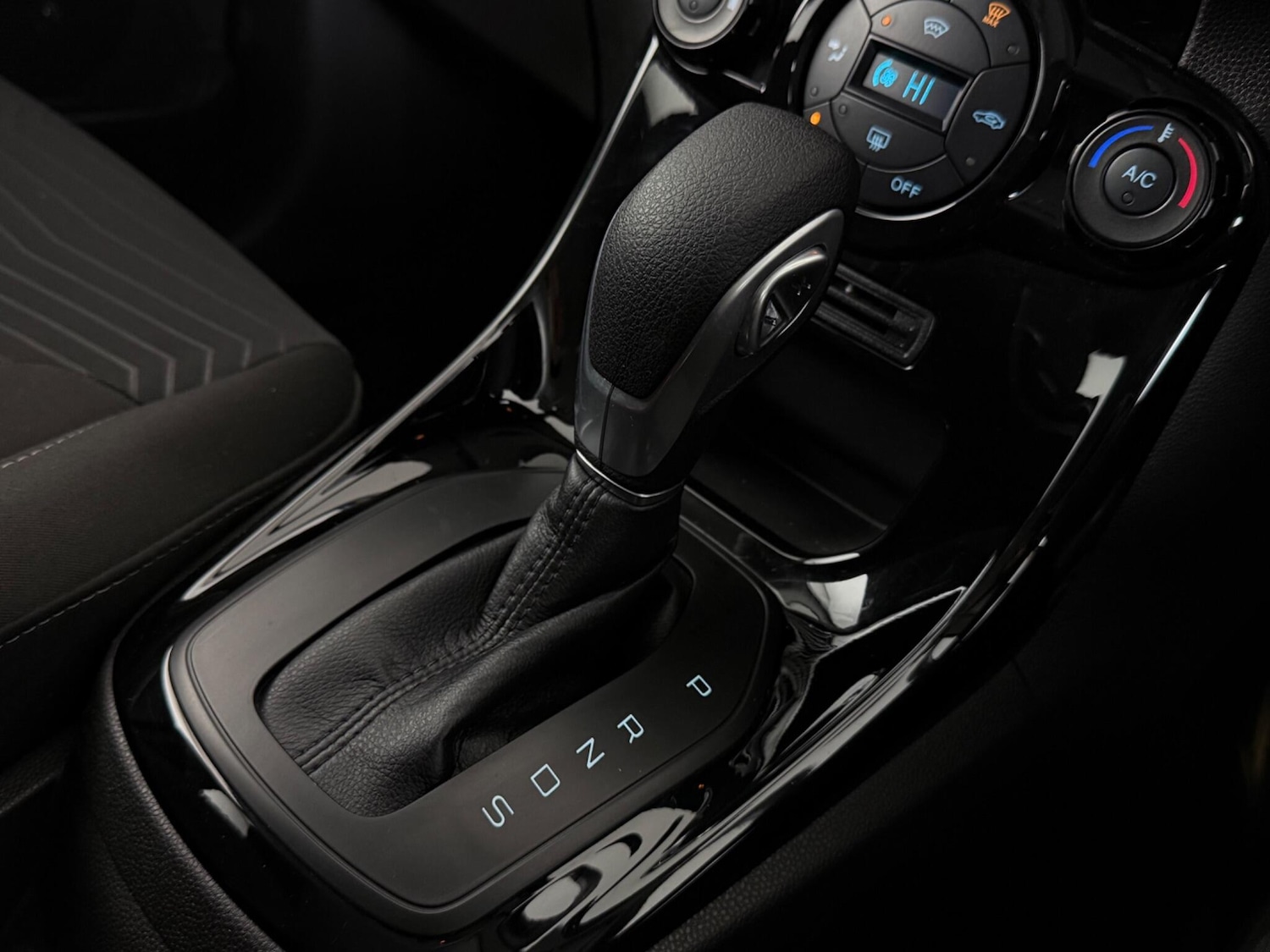 Used Ford Fiesta 2015 for sale - 77889101: Photo 29