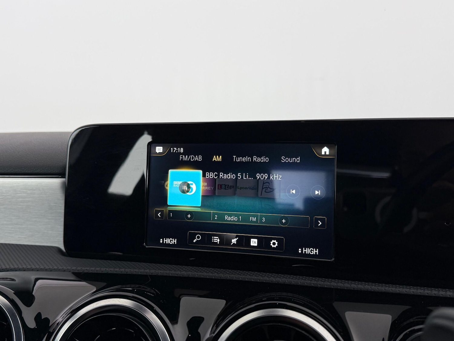 Used Mercedes-Benz A-Class 2018 for sale - 76468764: Photo 30