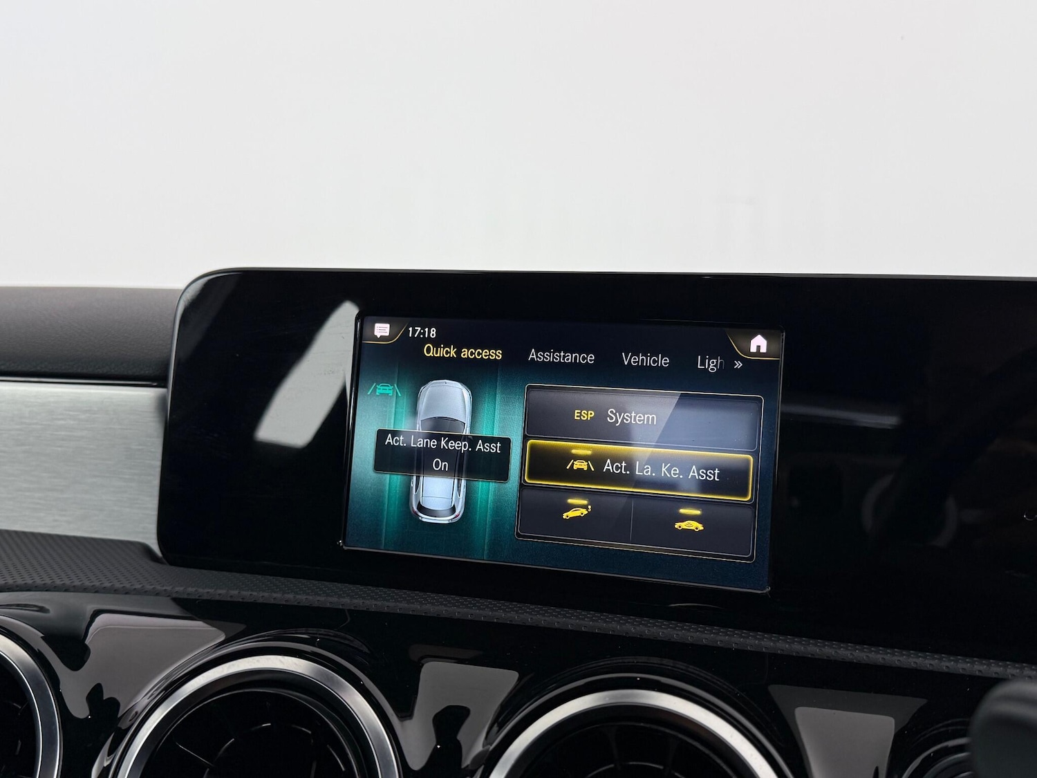 Used Mercedes-Benz A-Class 2018 for sale - 76468764: Photo 32