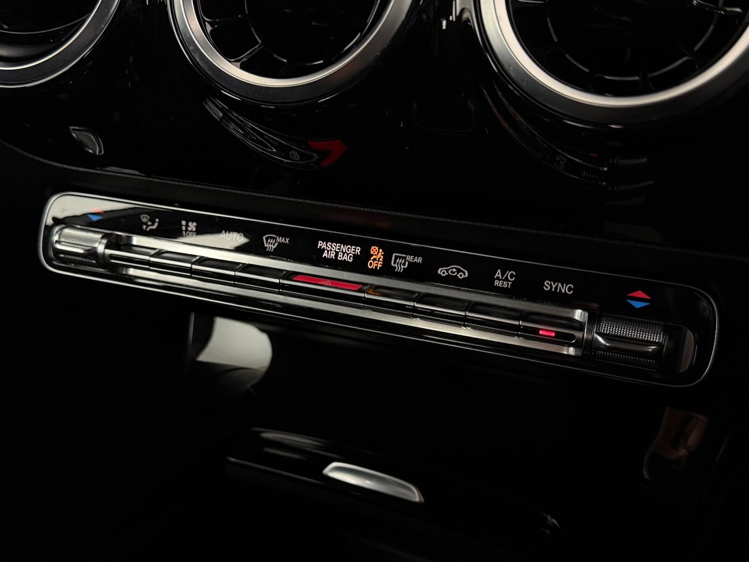 Used Mercedes-Benz A-Class 2018 for sale - 76468764: Photo 39