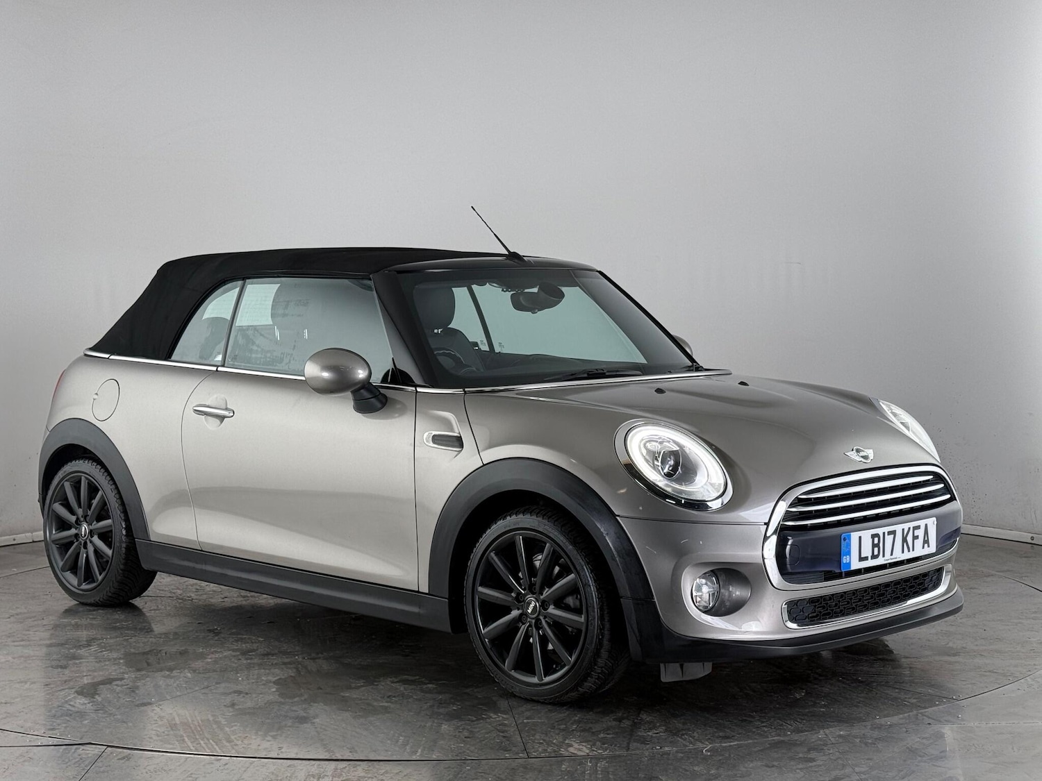 Used MINI Convertible 2017 for sale - 76468436: Photo 10