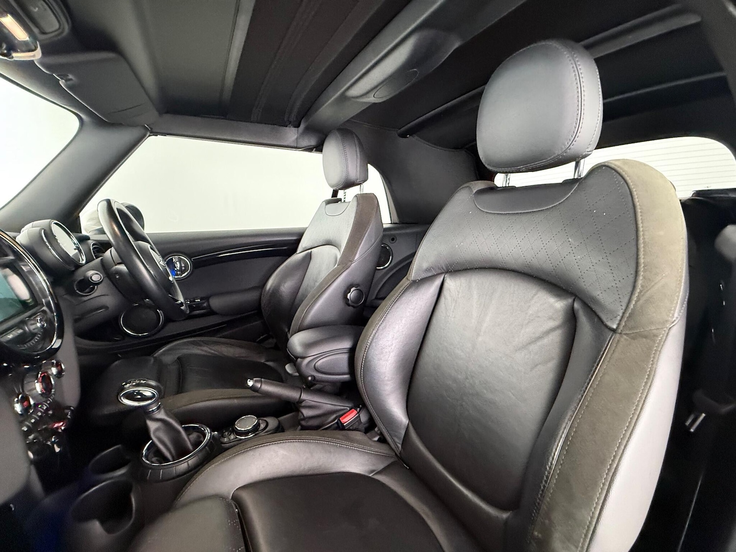 Used MINI Convertible 2017 for sale - 76468436: Photo 24