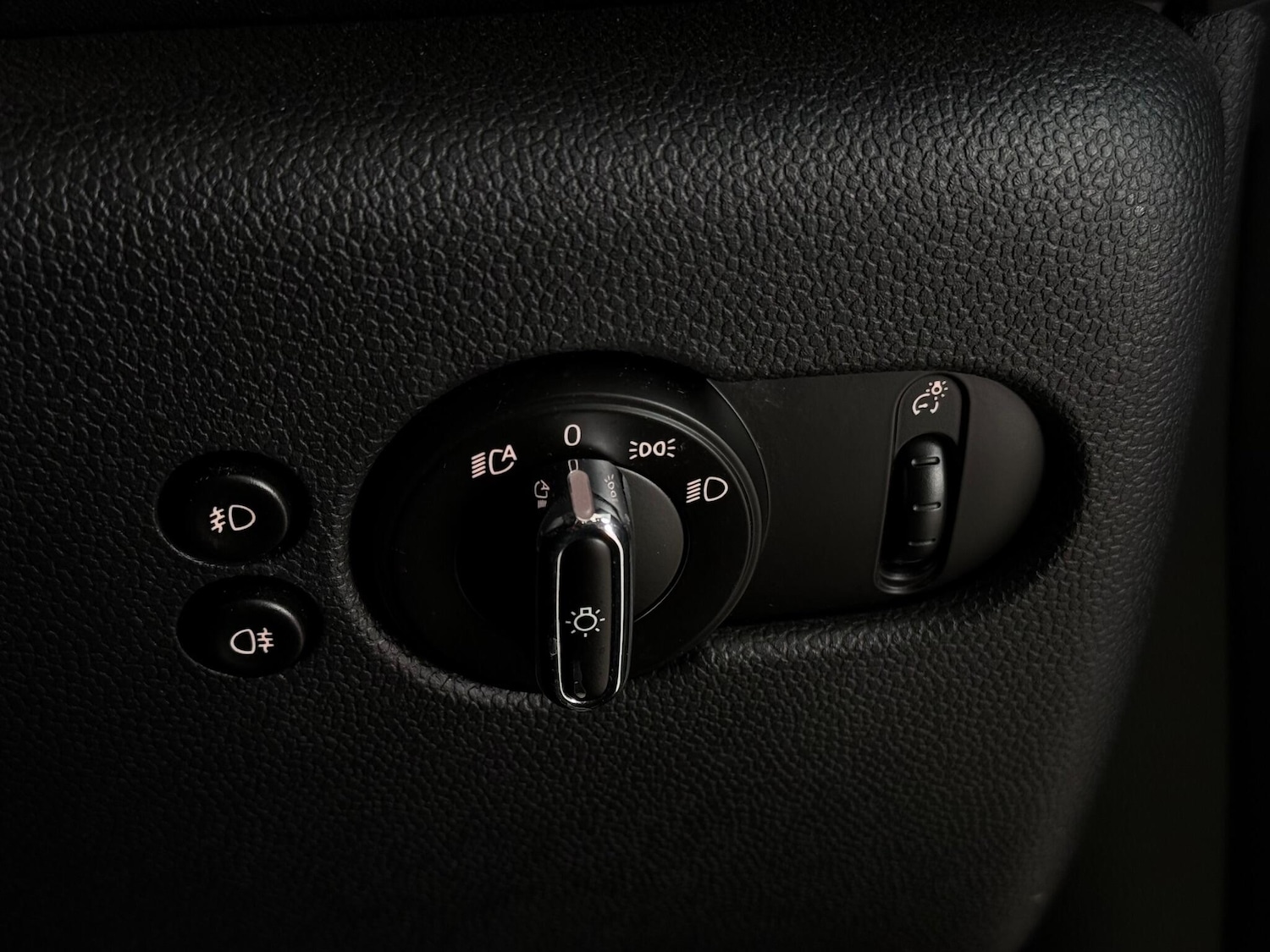 Used MINI Convertible 2017 for sale - 76468436: Photo 28