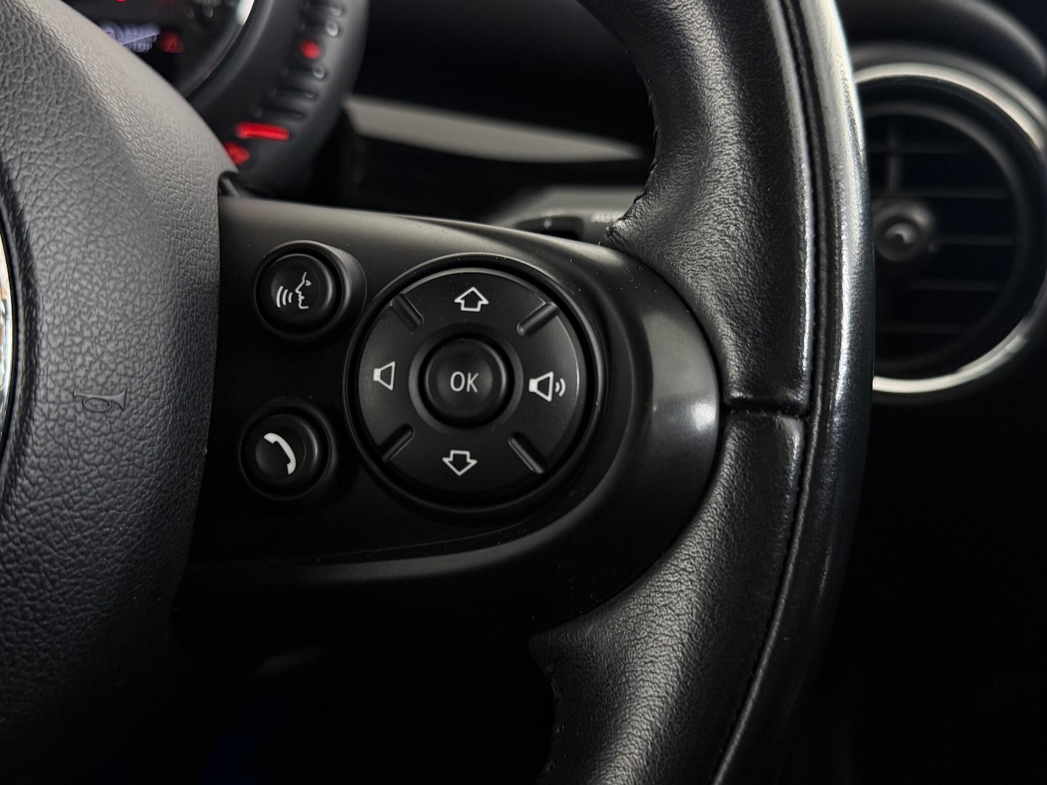 Used MINI Convertible 2017 for sale - 76468436: Photo 32