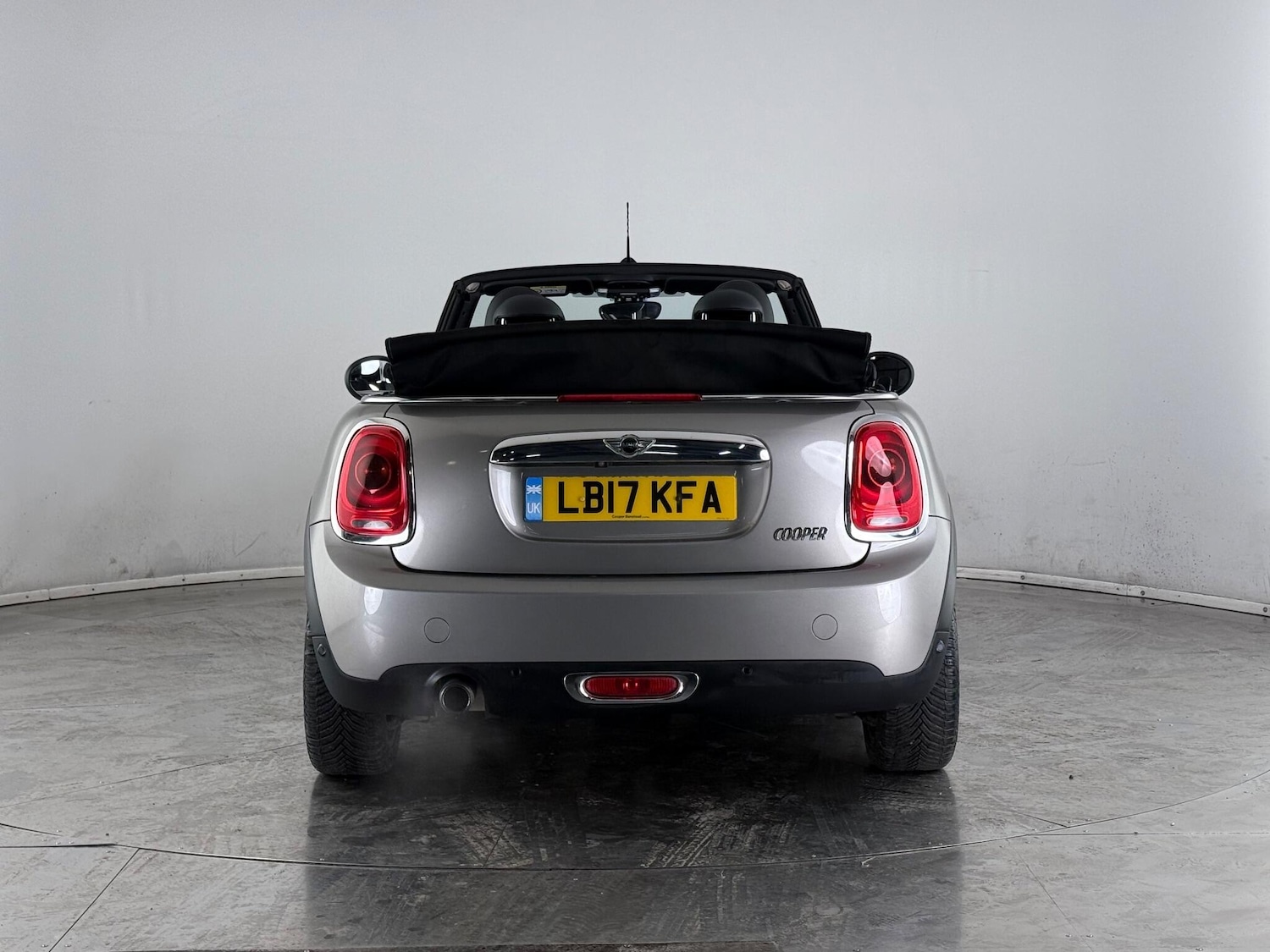 Used MINI Convertible 2017 for sale - 76468436: Photo 9
