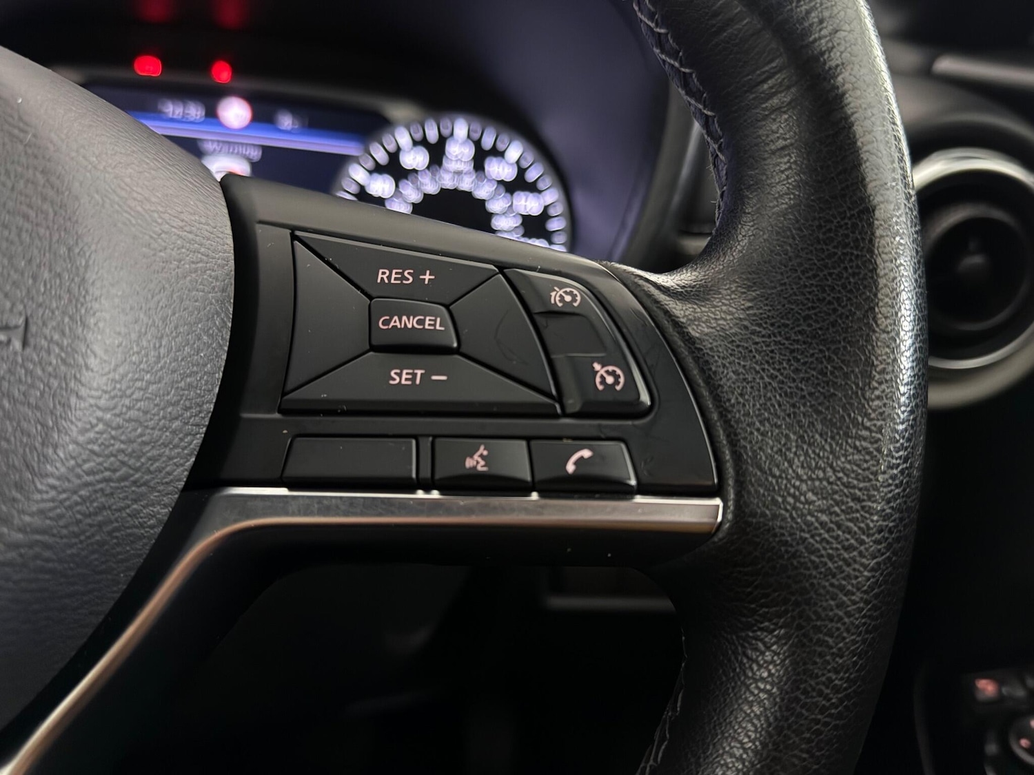 Used Nissan Juke 2022 for sale - 76645579: Photo 25