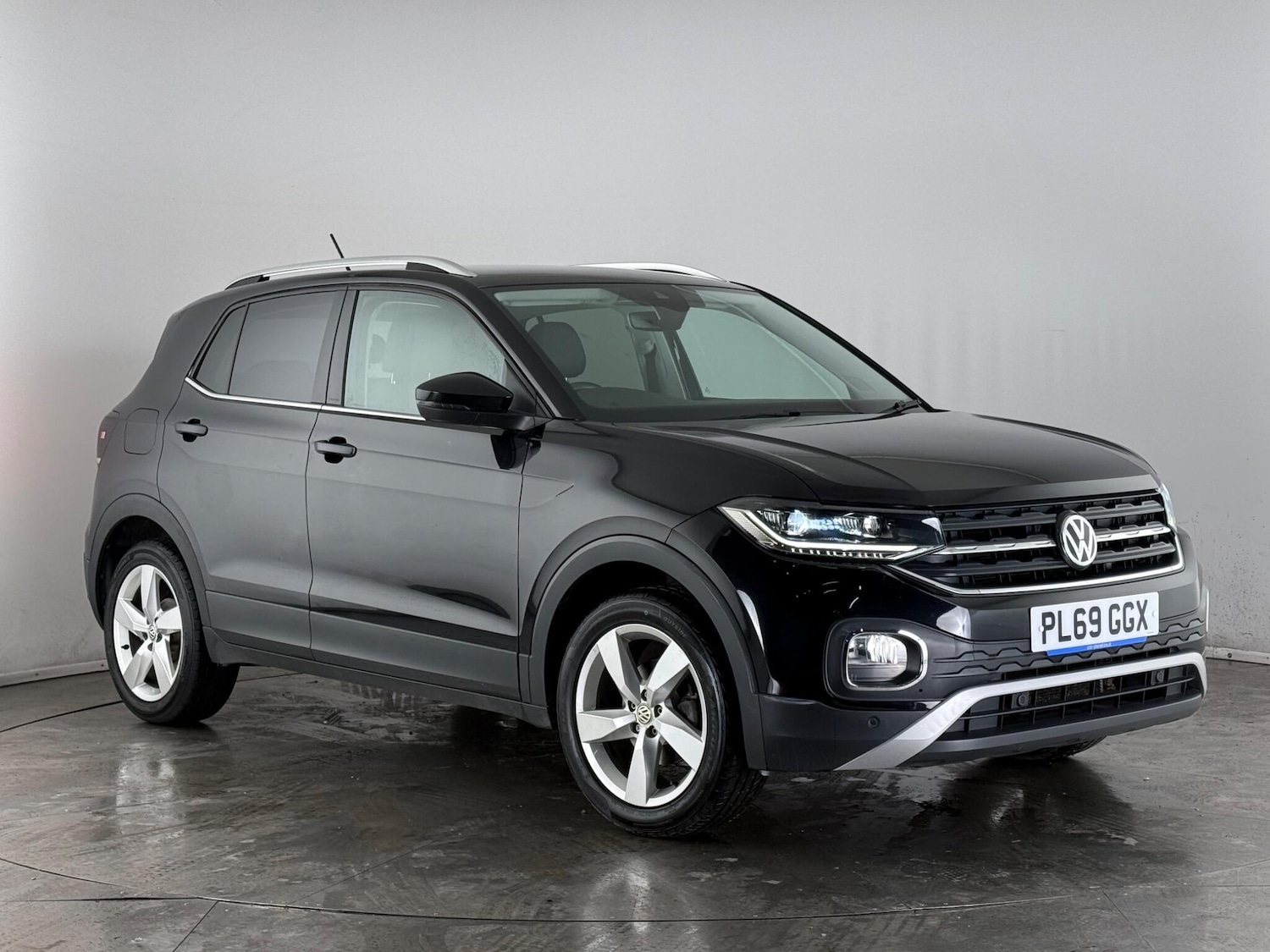 Used Volkswagen T-Cross 2020 for sale - 77701824: Photo 1