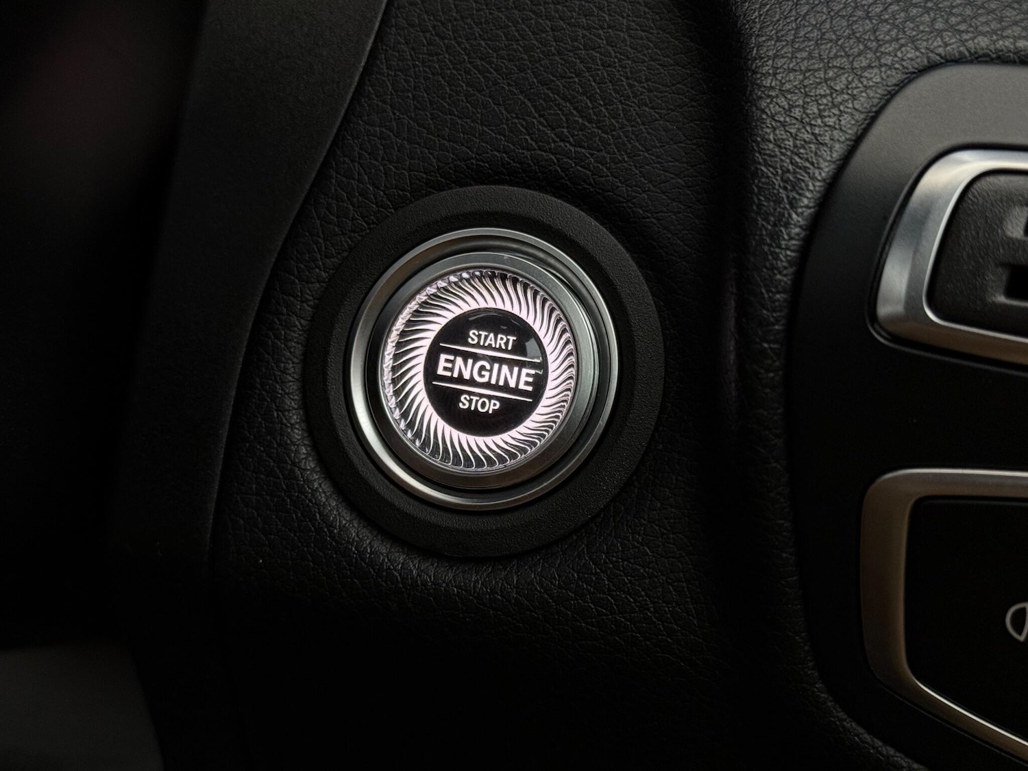 Used Mercedes-Benz C Class 2018 for sale - 76468132: Photo 29