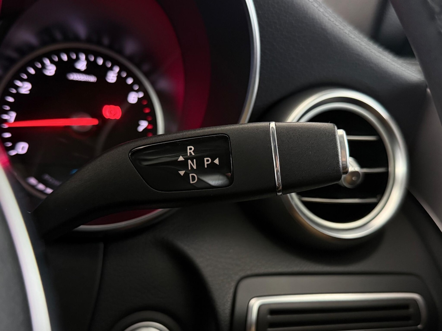 Used Mercedes-Benz C Class 2018 for sale - 76468132: Photo 34