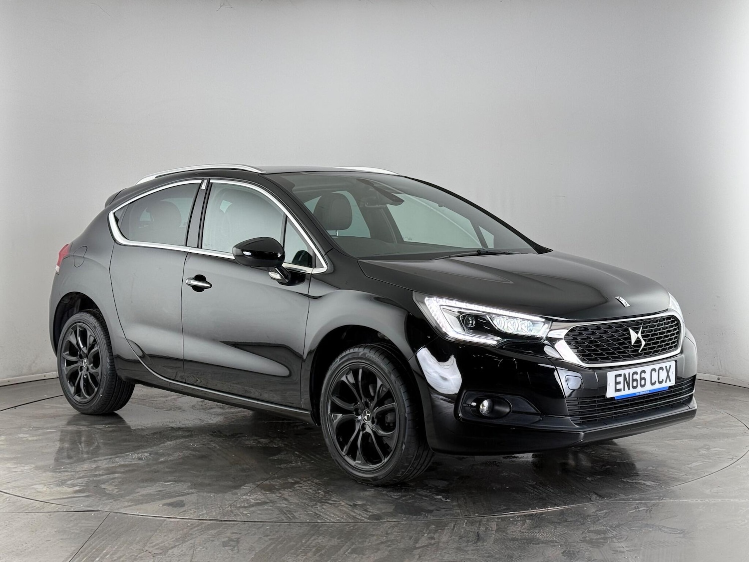 Used DS Automobiles DS 4 Crossback 2016 for sale - 76952497: Photo 1