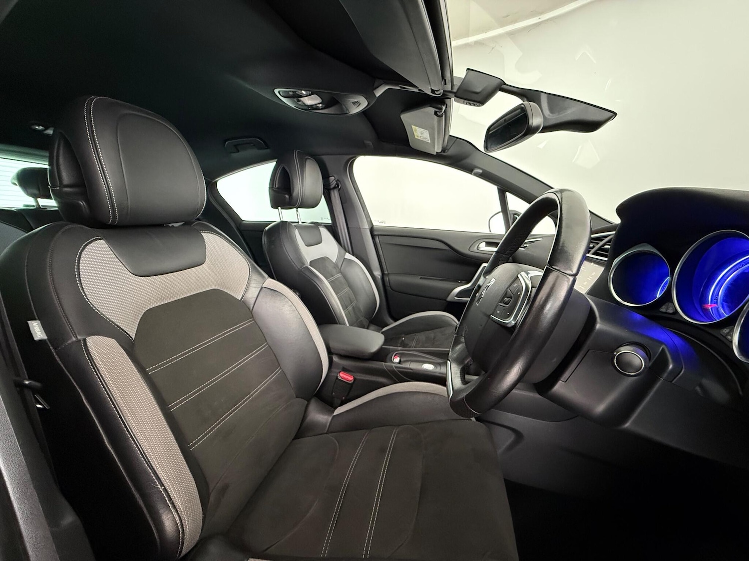 Used DS Automobiles DS 4 Crossback 2016 for sale - 76952497: Photo 16