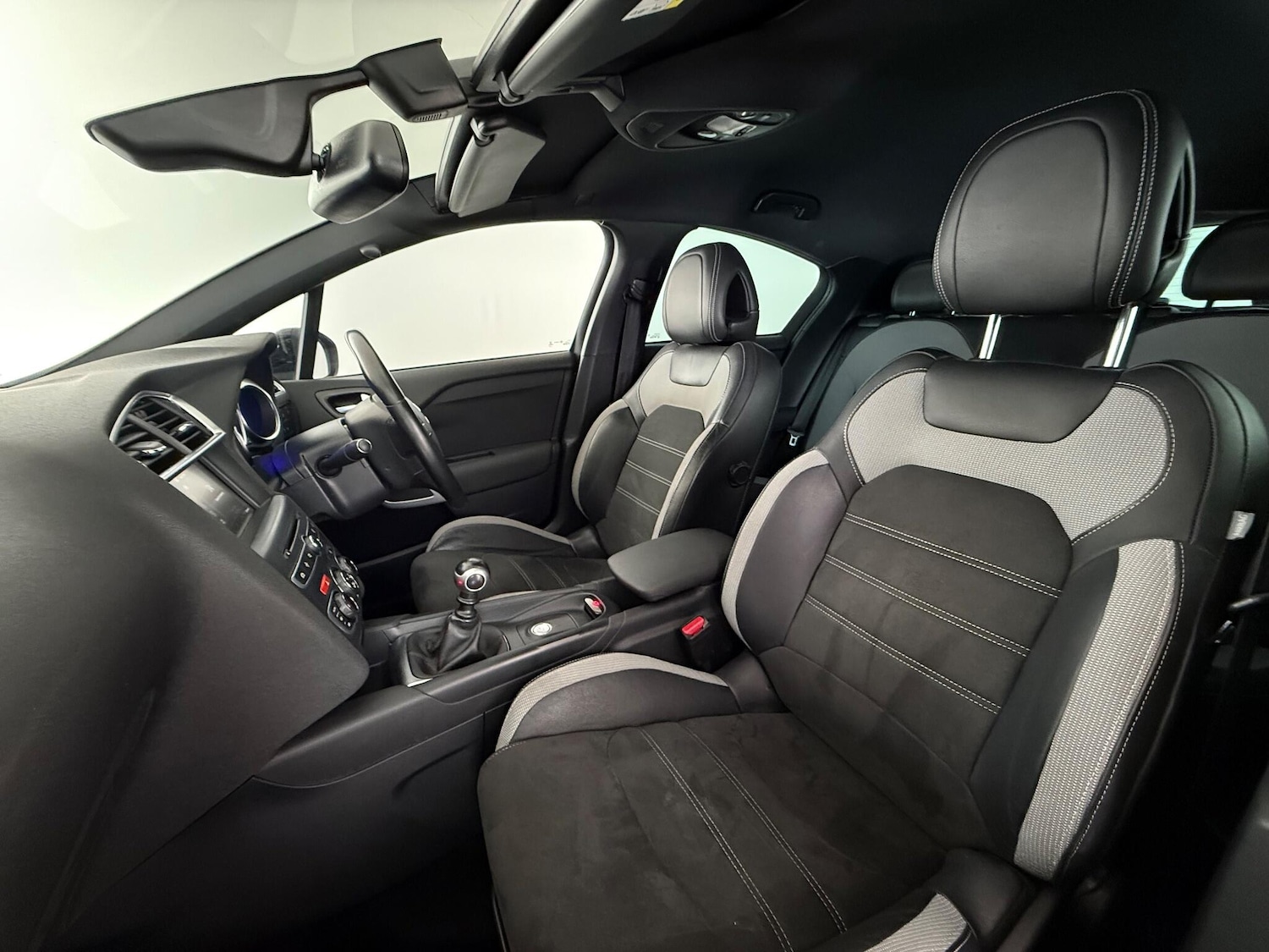 Used DS Automobiles DS 4 Crossback 2016 for sale - 76952497: Photo 18