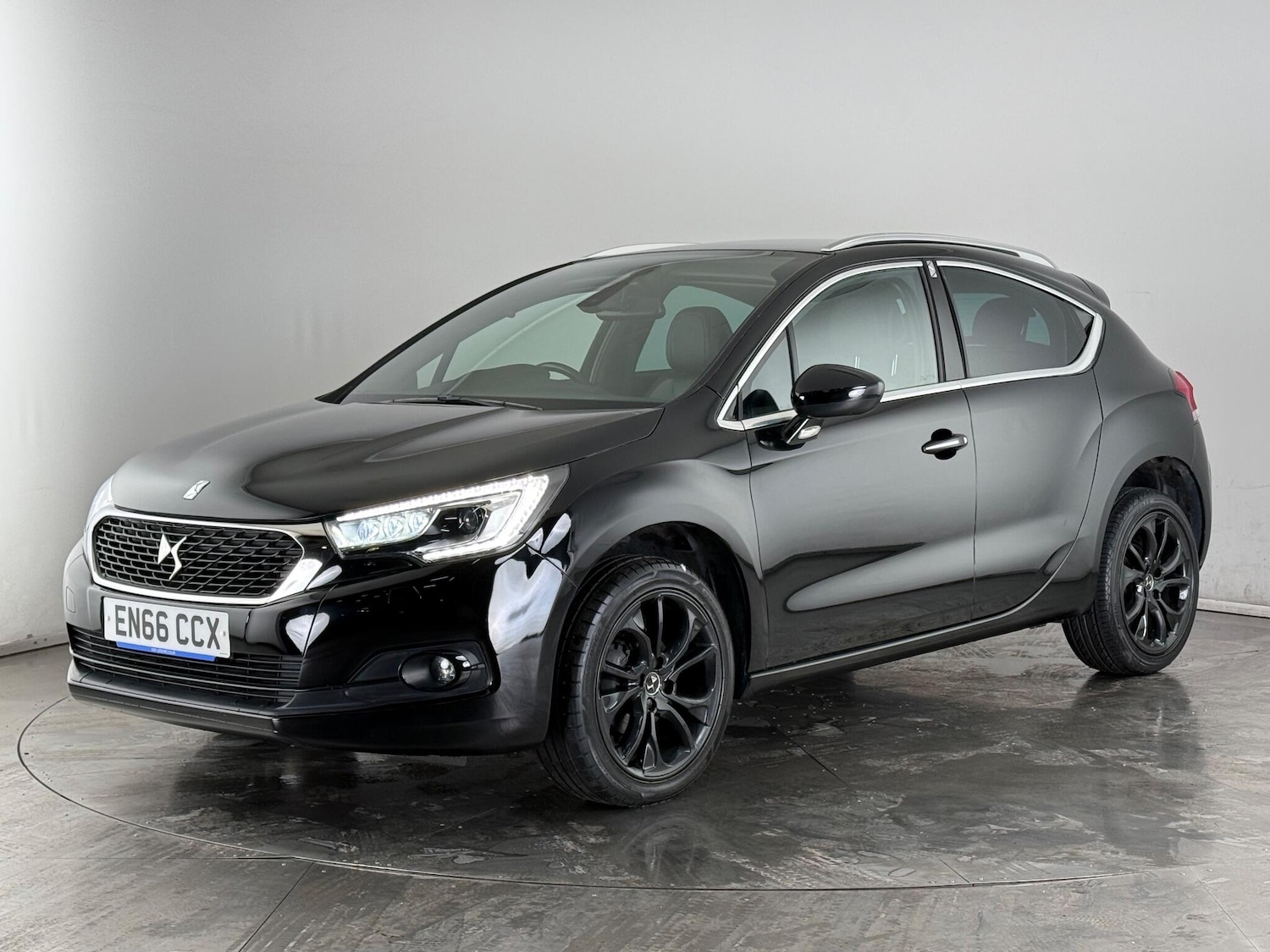 Used DS Automobiles DS 4 Crossback 2016 for sale - 76952497: Photo 3