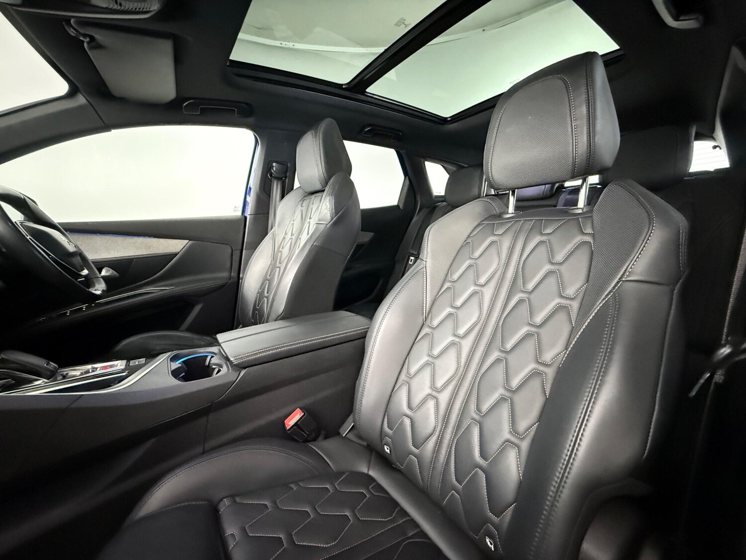 Used Peugeot 3008 2017 for sale - 77525195: Photo 15