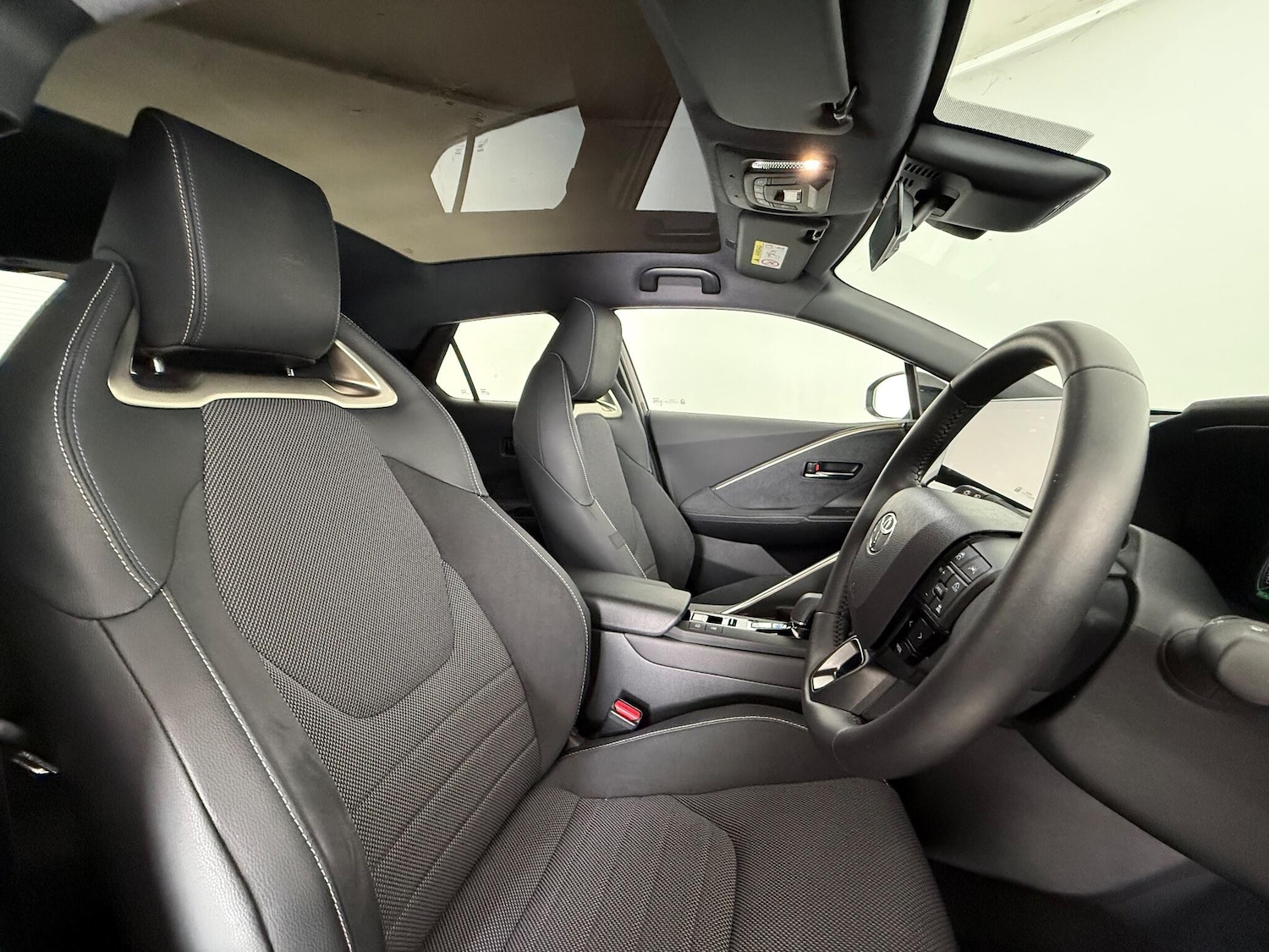 Used Toyota C-HR 2024 for sale - 77260126: Photo 12