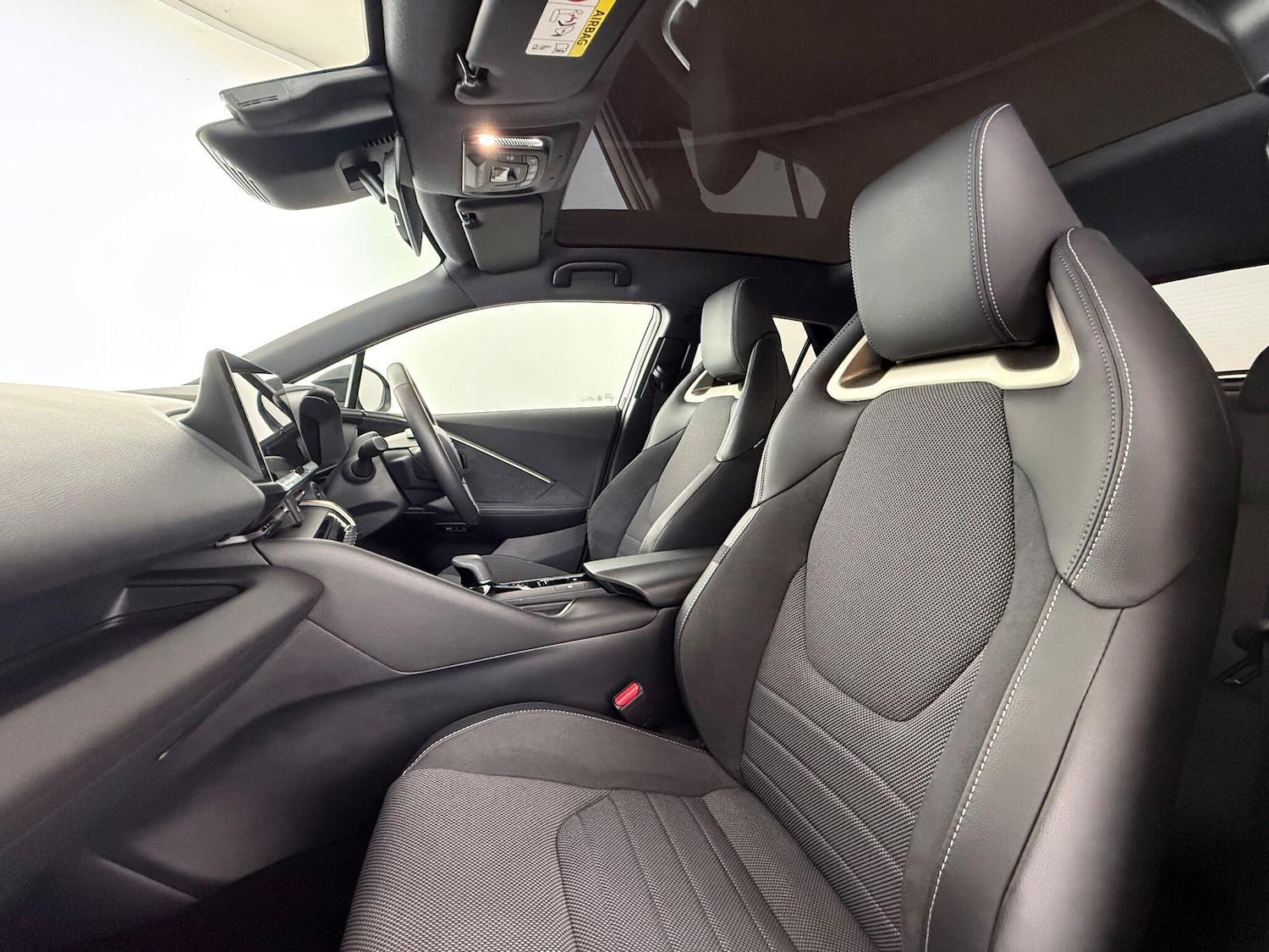 Used Toyota C-HR 2024 for sale - 77260126: Photo 13