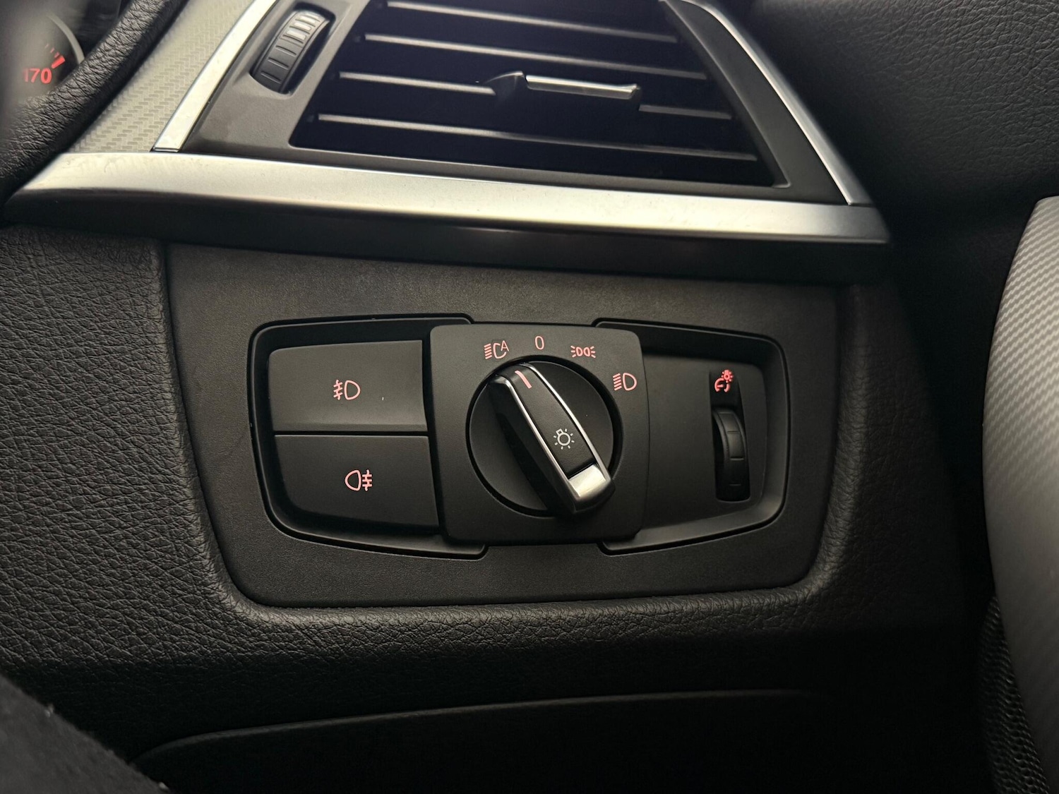 Used BMW 3 Series 2018 for sale - 76584687: Photo 27