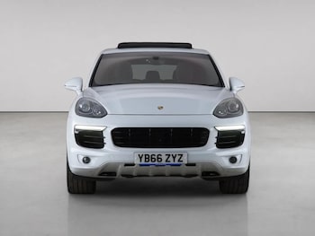 Used Porsche Cayenne 2016 for sale - 79107628: Photo