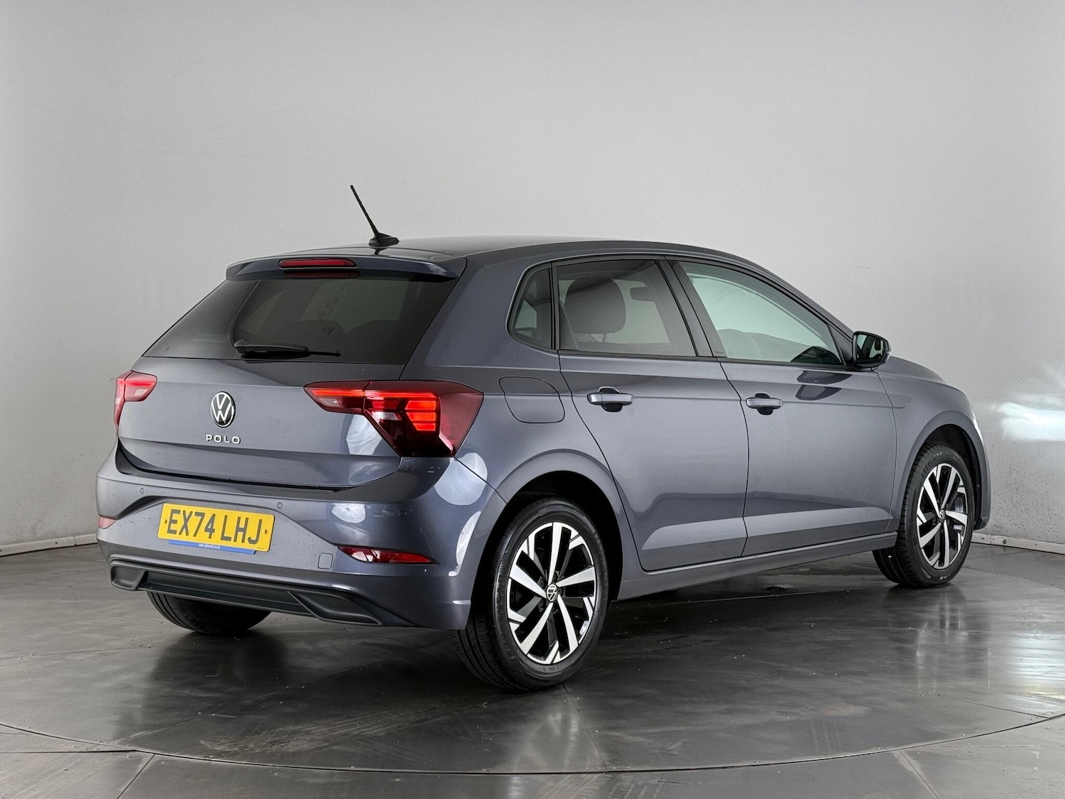 Used Volkswagen Polo 2024 for sale - 77221889: Photo 4