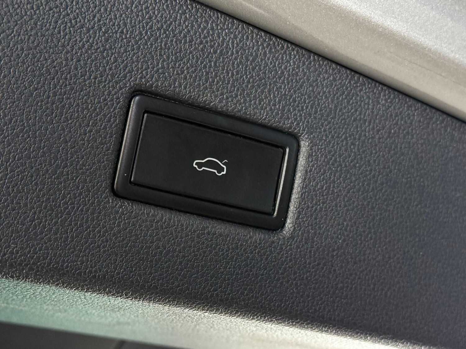 Used Volkswagen Tiguan 2018 for sale - 77181165: Photo 11